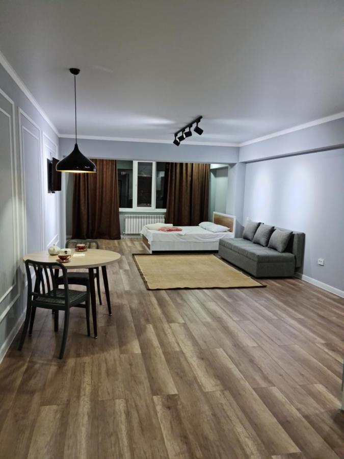 Апартаменты В Центре, В Новом Доме Alma-Ata Exteriör bild