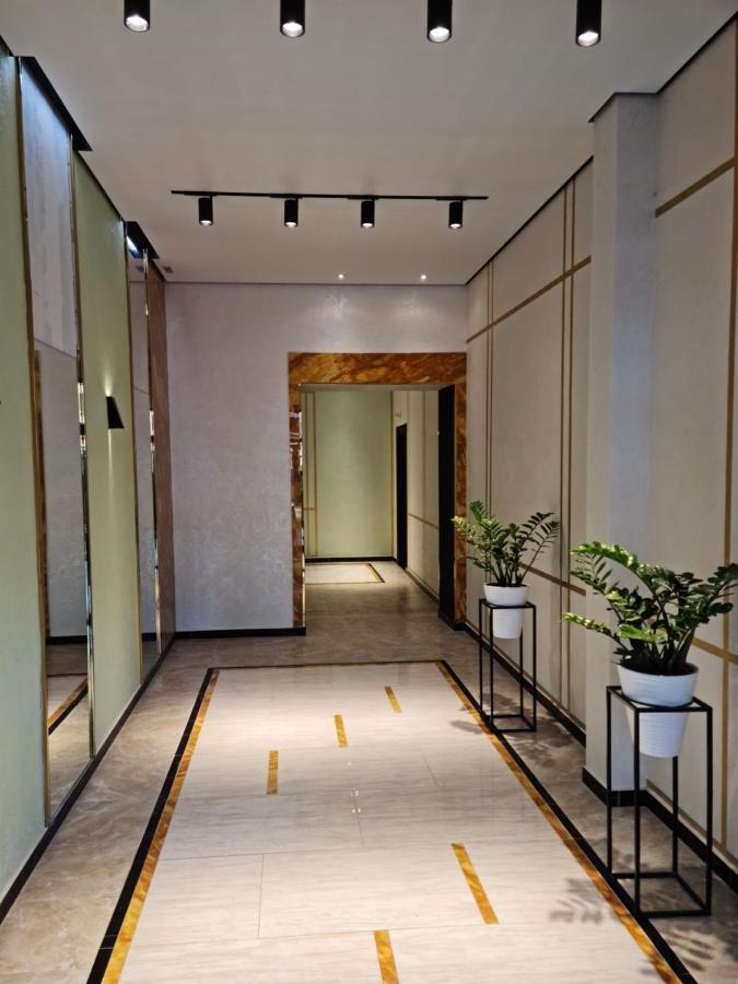 Апартаменты В Центре, В Новом Доме Alma-Ata Exteriör bild