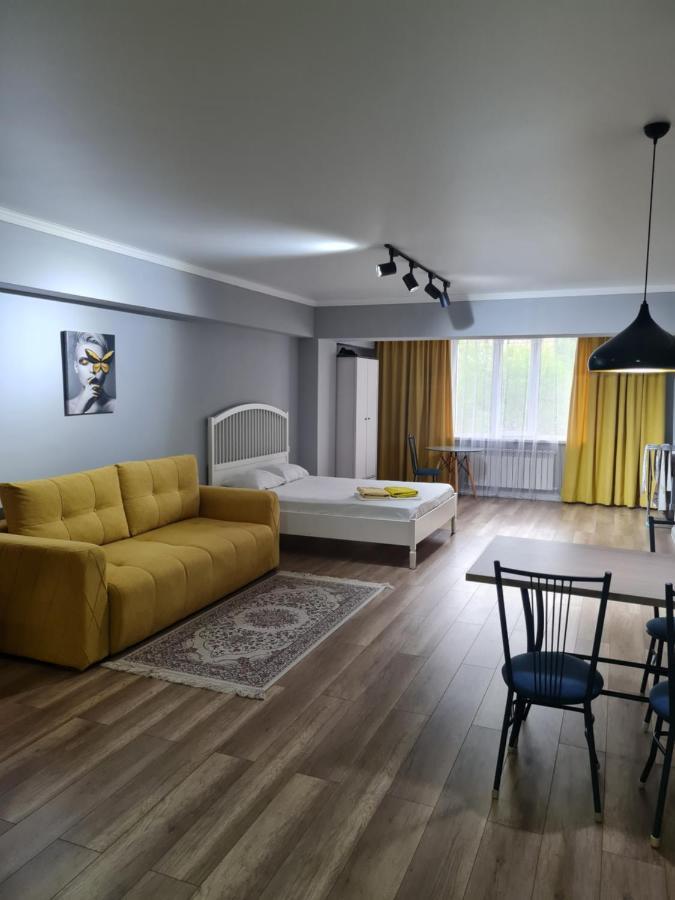 Апартаменты В Центре, В Новом Доме Alma-Ata Exteriör bild